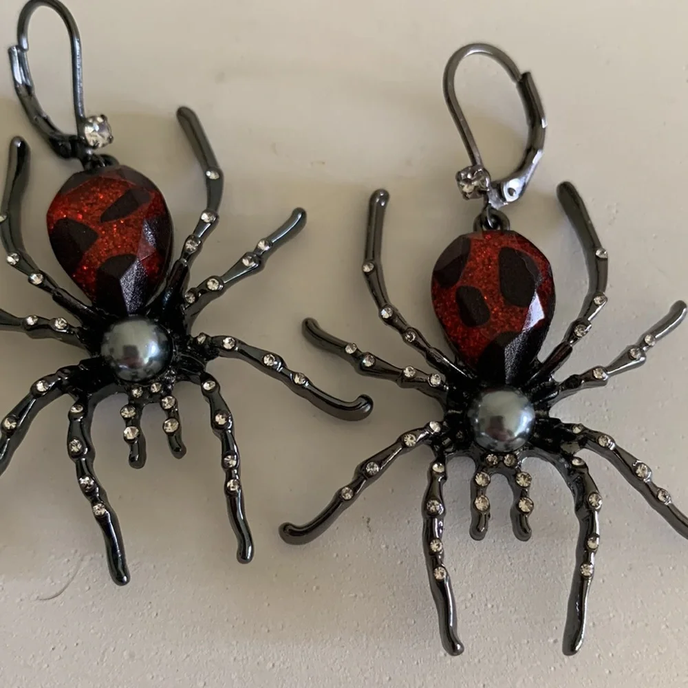 Betsey Johnson Spider Earrings - Picture 4 of 8